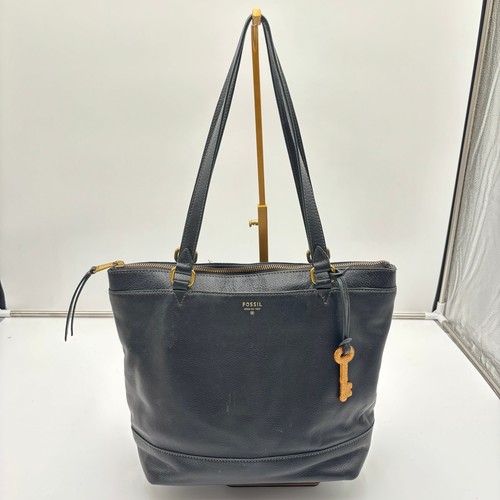 Fossil pebbled leather - fossil,